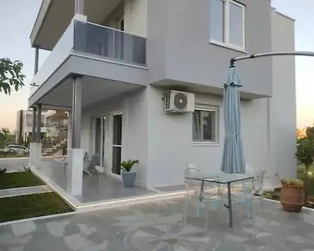 F & B Summer Collection - Kassandra - Apartment *
