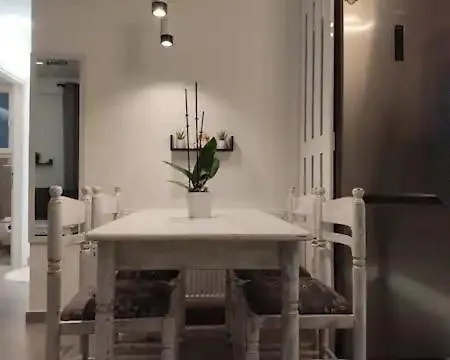 F & B Summer Collection - Kassandra - Apartment *